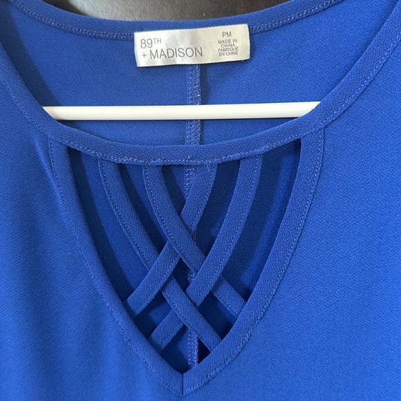 89th & Madisyn Royal Blue Top - size PM - excellent condition. - Picture 3 of 4